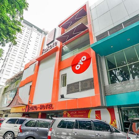 Oyo 277 Rukotel Near Rsu Adi Husada Undaan Kota Surabaya Exterior foto